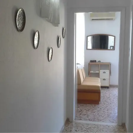 Apartment Studio By The Sea