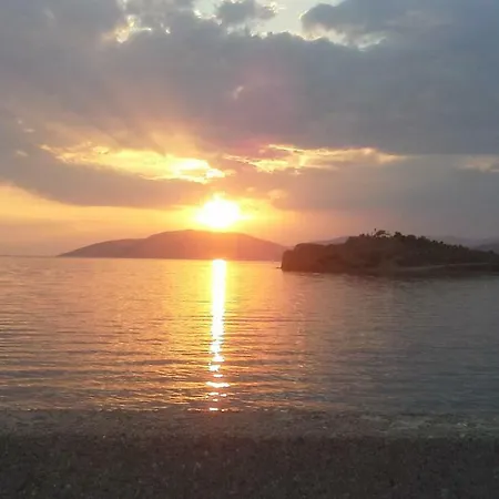 Studio By The Sea شقة
