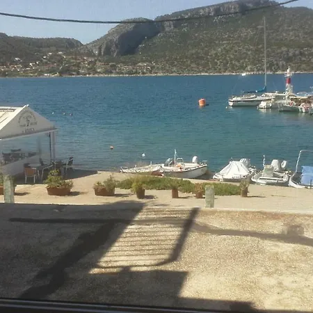 Studio By The Sea Alikí