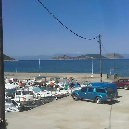 Studio By The Sea شقة