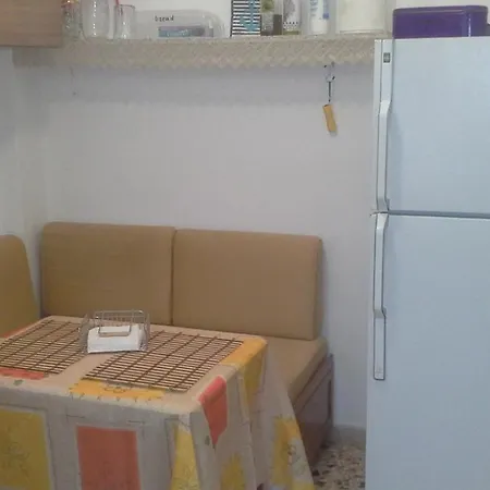 Apartment Studio By The Sea